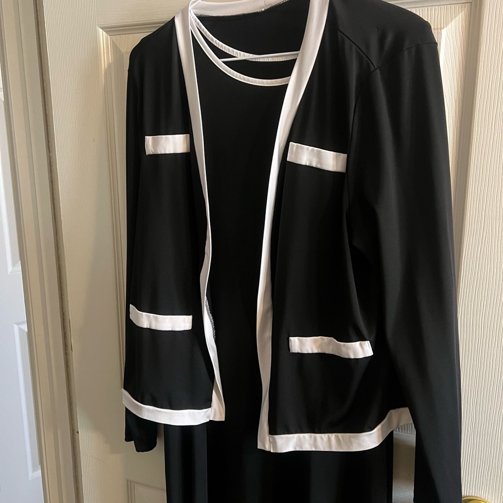 SHEIN Black and White Contrast Trim Open Front Blazer